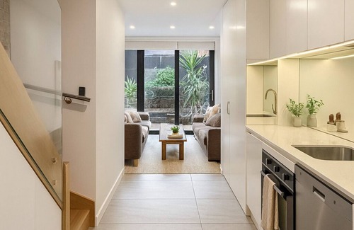 Redfern Casa | Modern 3BR terrace less than 10min to Sydney CBD