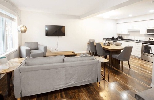 Fort Gary Casa | Modern 3BR Townhouse with Parking & Laundry