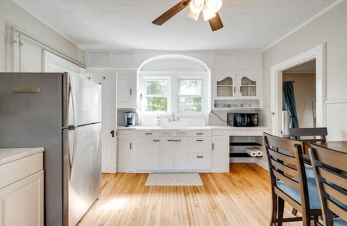 Westbrook Apartamento | Modern 3BR - W/D + Parking - Near Portland