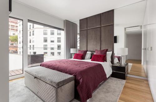 Sao Domingos de Benfica Apartamento | Modern 3BR with Terrace in Benfica by Host For Us