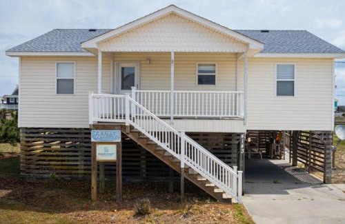 Kitty Hawk Casa | Modern 3rd Row Cottage Hot Tub and Pet Friendly