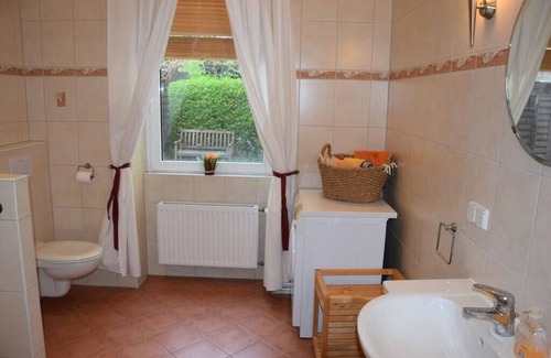 Reinickendorf Casa | Modern 3V apartment in a listed building in Berlin's Reinickendorf area