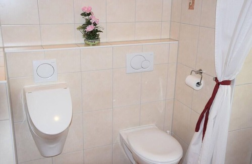 Reinickendorf Casa | Modern 3V apartment in a listed building in Berlin's Reinickendorf area