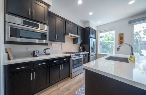 Santa Rosa Casa | Modern 4 bdrm/2.5bath with Sauna!