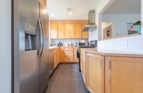 King Casa | Modern 4-bdrm Cape Cod House, Popular NE Portland