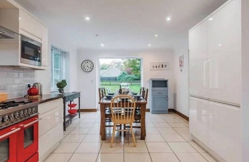 West Runton Casa | Modern 4-Bed Coastal Retreat in West Runton