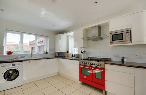 West Runton Casa | Modern 4-Bed Coastal Retreat in West Runton