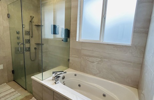 Uptown Casa | Modern 4 bedroom home in New Westminster