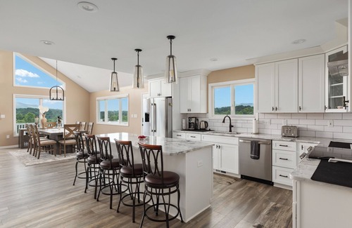 Stanley Casa | Modern 4-bedroom Country House in Stanley with A Big Sky View!