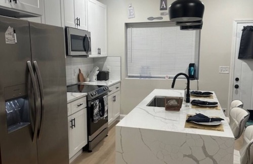 Downtown Baltimore Casa | Modern 4 Bedroom -Mins to Stadiums, Harbor & JHU