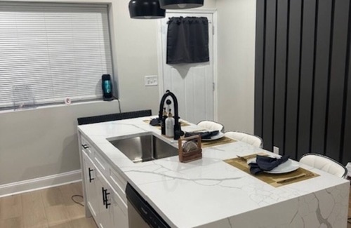 Downtown Baltimore Casa | Modern 4 Bedroom -Mins to Stadiums, Harbor & JHU