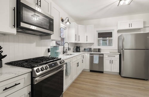 South Wedge Casa | Modern 4 BR/2 Bath House near University of Rochester
