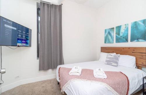 Near South Side Apartamento | Modern 420 friendly 3BR Apartment in State Street Near McCormick Place, Chinatown and Soldier Field