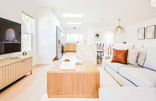 Elysian Heights Villa | Modern 4B3B Villa near Sunset Blvd