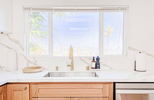 Elysian Heights Villa | Modern 4B3B Villa near Sunset Blvd