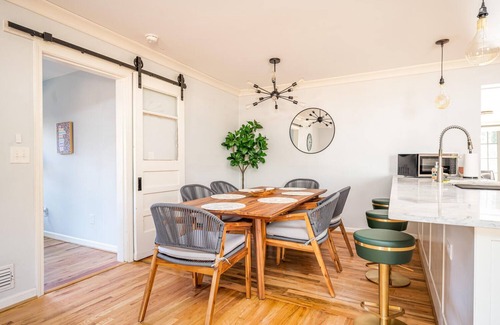 Candler-McAfee Casa | Modern 4bd/3ba Home in the heart of Decatur