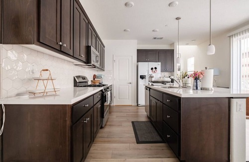 Folsom Casa | Modern 4BD/3BA Luxury Home