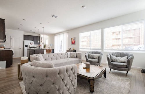 Folsom Casa | Modern 4BD/3BA Luxury Home