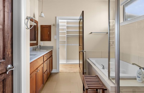 Mueller Casa | Modern 4Bed - Heart of Mueller! Walk To Everything