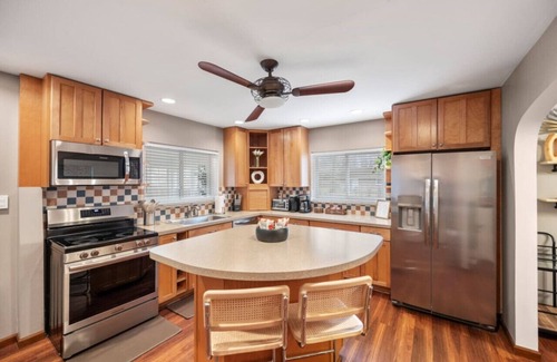 Clawson Casa | Modern 4BR Escape Near Downtown Clawson – Sleeps 8