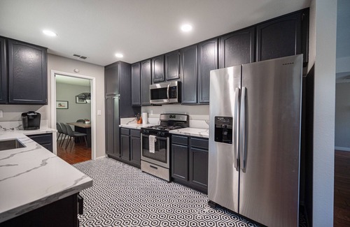 Green Valley North Casa | Modern 4BR Haven + Pool/Spa