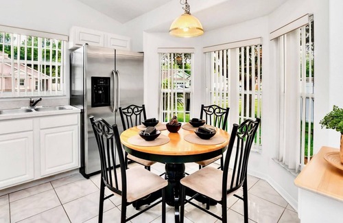 Indian Point Casa | Modern 4BR Home - Pool Games Room - Near Disney