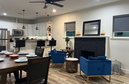 South Central Houston Casa | Modern 4BR in Midtown Near Medical Center & Museum