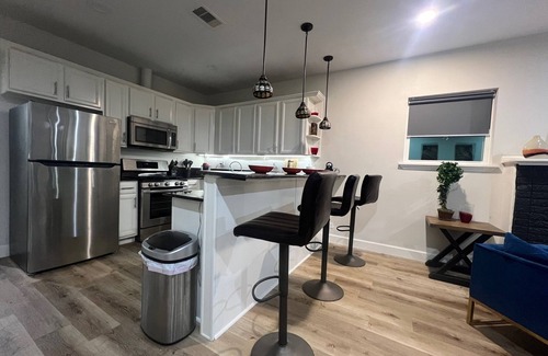 South Central Houston Casa | Modern 4BR in Midtown Near Medical Center & Museum