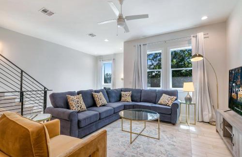 Mid-City Casa | Modern 4BR Townhouse in Bienville Villas