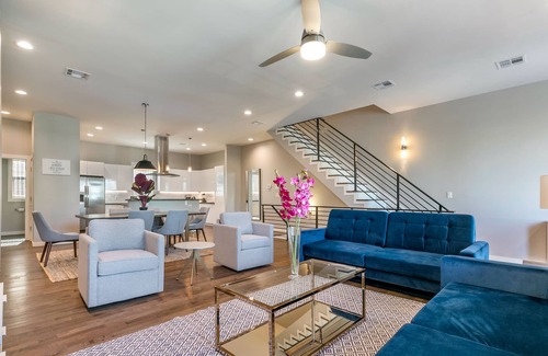 Mid-City Condominio | Modern 4BR Townhouse in Bienville Villas