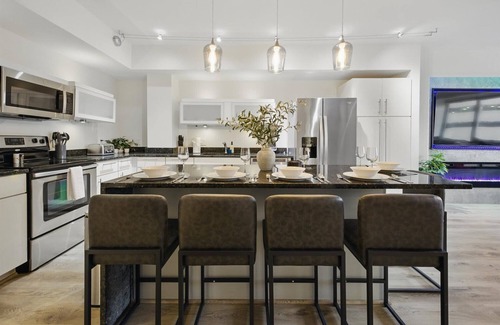 Wholesale District Apartamento | Modern 4th-Floor Flat in the Heart of Indianapolis