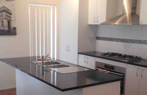 Webberton Casa | Modern 4x2 fully selfcontained House