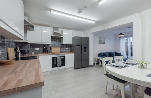 Bedford Casa | Modern 5 Bed House