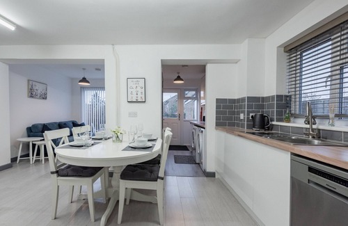 Bedford Casa | Modern 5 Bed House