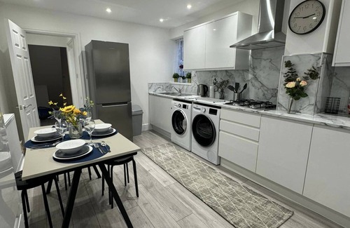 Canning Town North Casa | Modern 5 Bed near ExCel - Big Ben with FAST WI FI