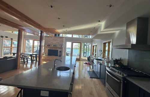 Sister Lakes Casa | Modern 5-BR home on Magician lake - space for family fun, swimming & sunsets