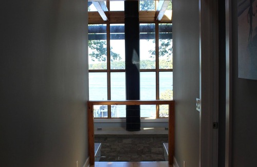 Sister Lakes Casa | Modern 5-BR home on Magician lake - space for family fun, swimming & sunsets