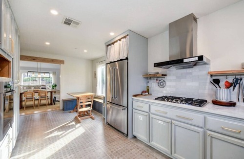 Cameron Park Casa | Modern 5BR in Cameron Park Lake