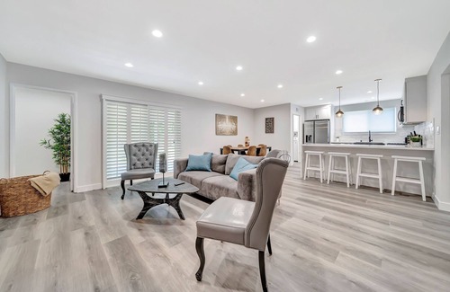 West Hills Casa | Modern 5BR with 2 King Beds, Huge Yard & Jacuzzi!