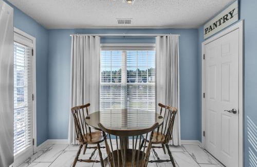Cartersville Casa | Modern 6BR Haven with Playroom, Gym & Deck! home
