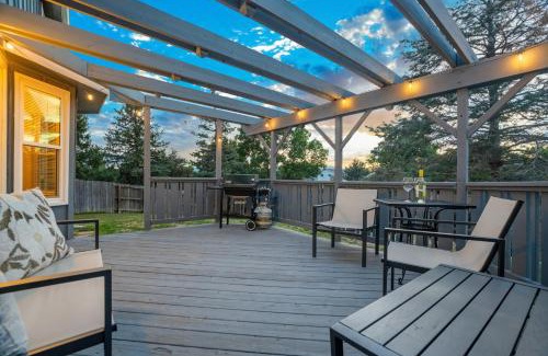 Briargate Casa | Modern 6BR Home in Briargate - Pet Friendly