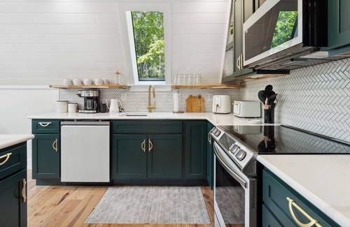 Valois Casa | Modern A-Frame near many wineries and activities: fire pit, King beds, & more!