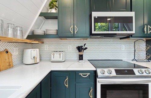 Valois Casa | Modern A-Frame near many wineries and activities: fire pit, King beds, & more!