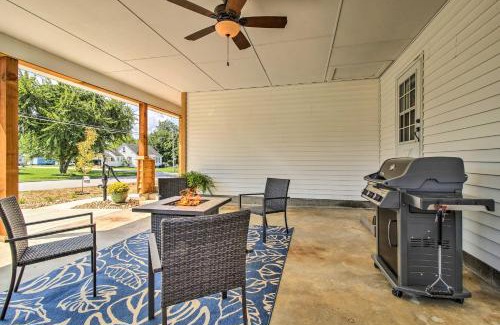 Stockton Casa | Modern Abode with Patio about 1 Mi to Stockton Lake!