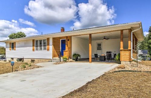 Stockton Casa | Modern Abode with Patio about 1 Mi to Stockton Lake!