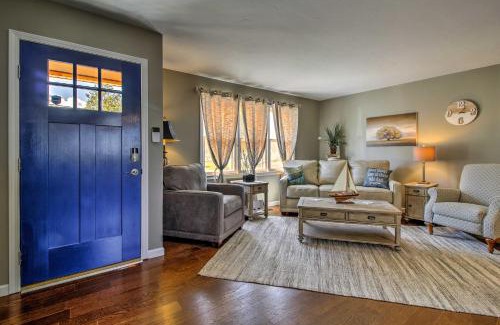 Stockton Casa | Modern Abode with Patio about 1 Mi to Stockton Lake!