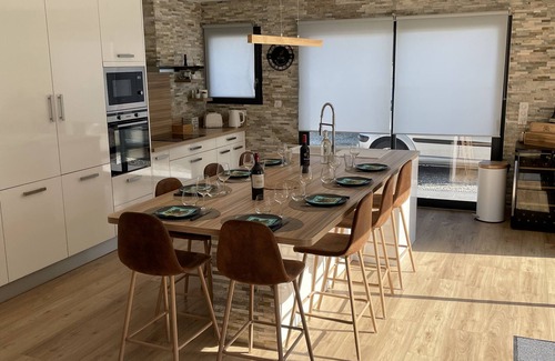 Carmaux Casa | Modern air-conditioned house with swimming pool in a quiet location 15 kms from Albi