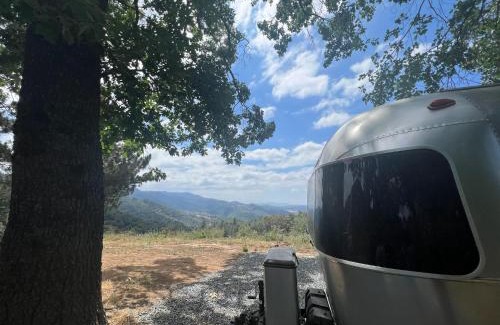 Dunlap Otro | Modern Airstream with amazing view - 10 to 15 minutes from Kings Canyon National Park