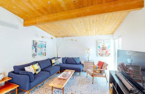 Racquet Club Estates Casa | Modern Alexander Pool Home Permit# 3961