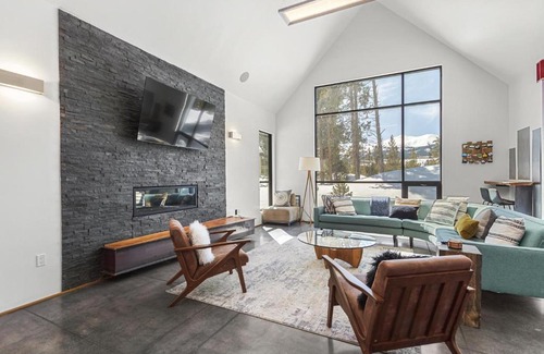 The Highlands Casa | Modern Alpine Escape
